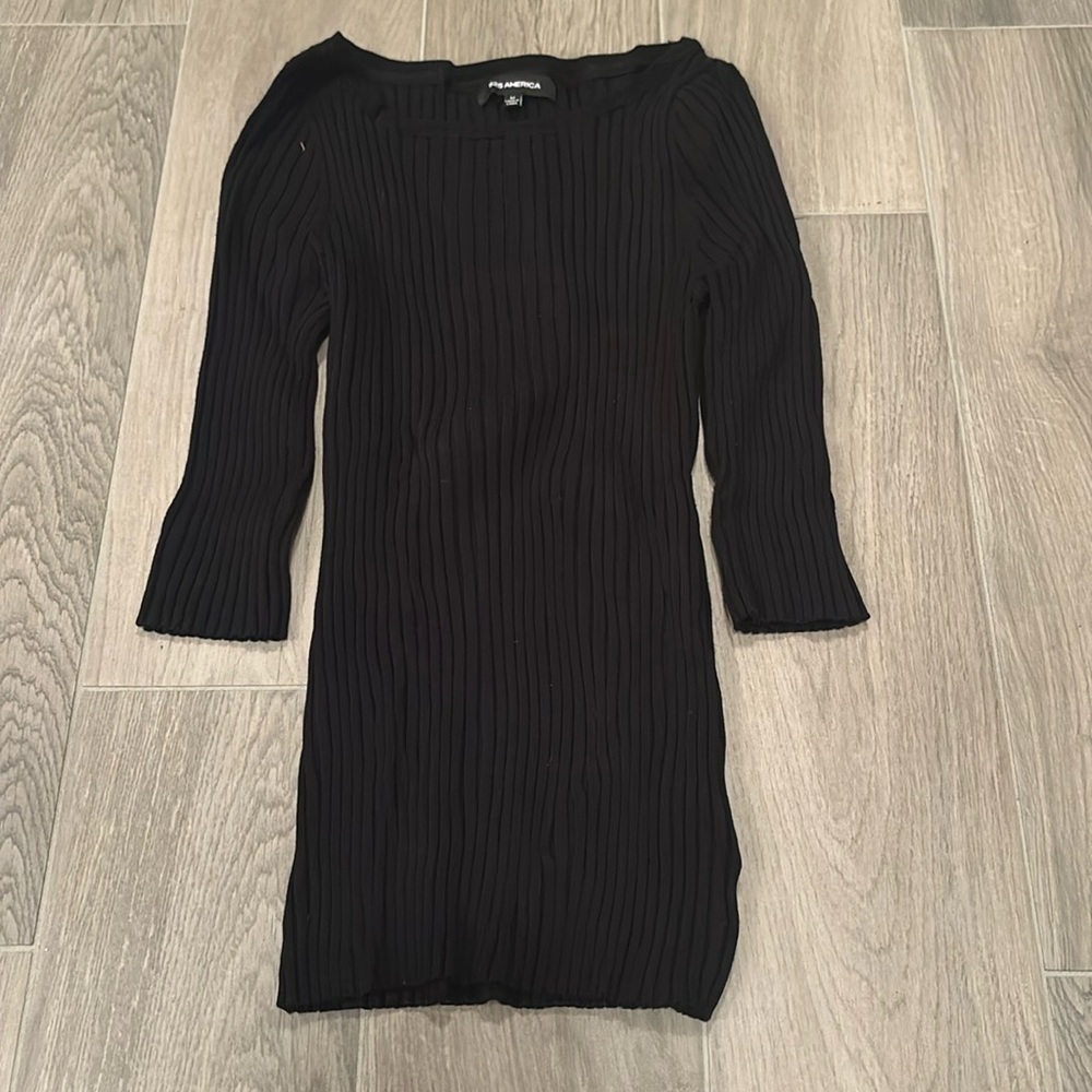 525 America Women’s Black Sweater Size M